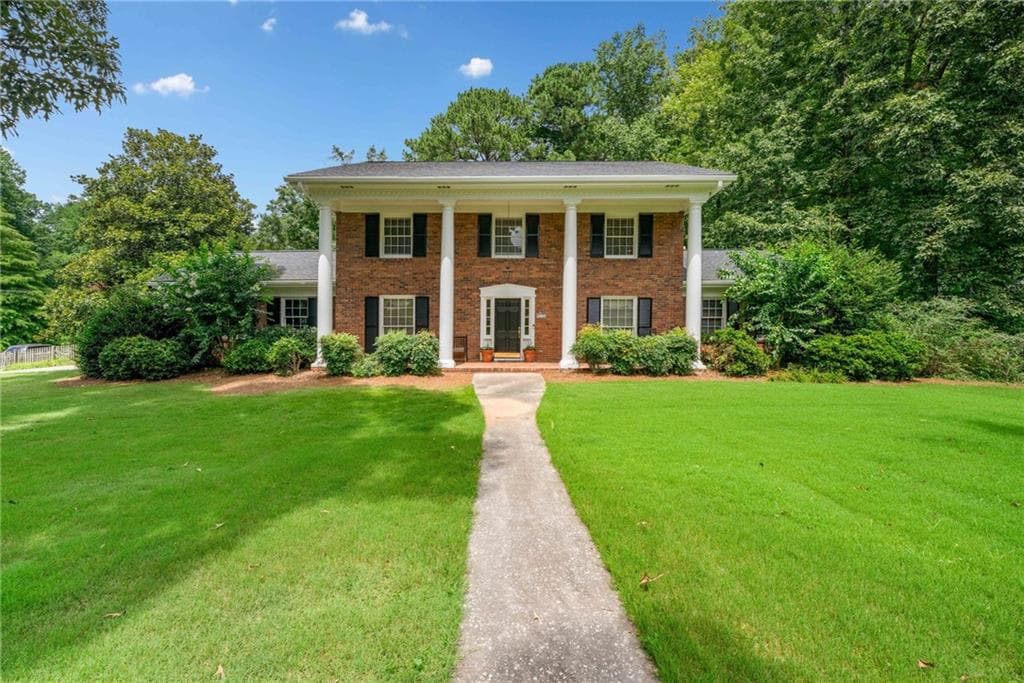 5 bedroom, 4 bathroom, 2,800 sq ft single family residence sold at 2718 Breckenridge Way, Atlanta, GA 30345
