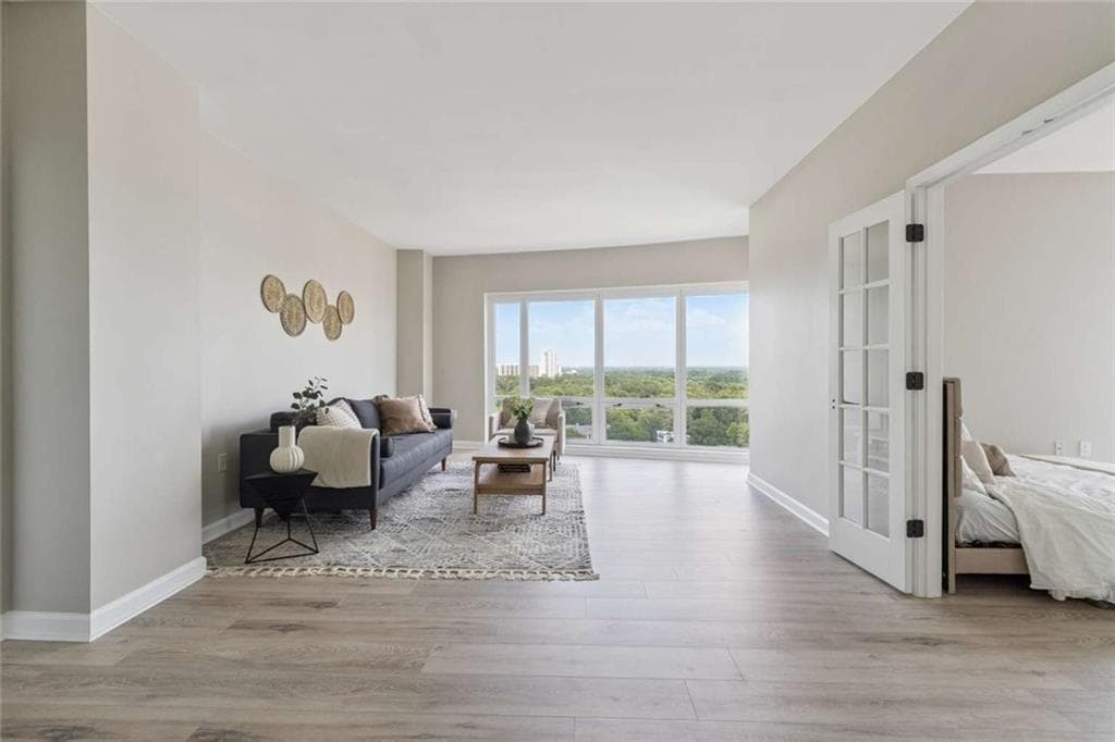 2 bedroom, 1 bathroom, 1,209 sq ft condominium under contract at 3475 Oak Valley Road 1570, Atlanta, GA 30326 — photo 6