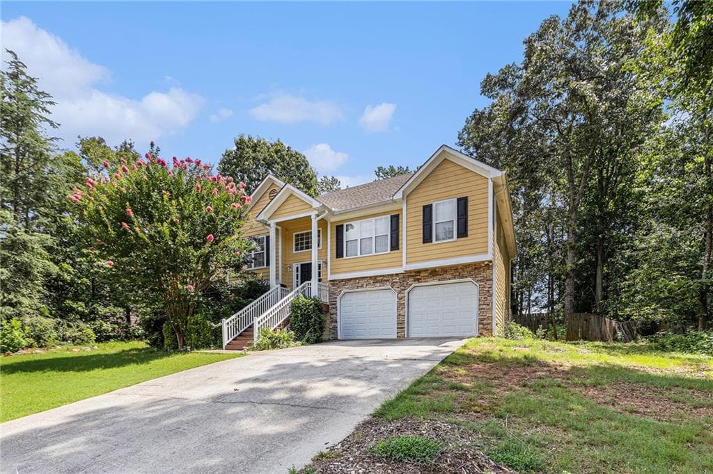 4 bedroom, 3 bathroom, 2,539 sq ft single family residence sold at 5940 Seven Oaks Drive, Powder Springs, GA 30127