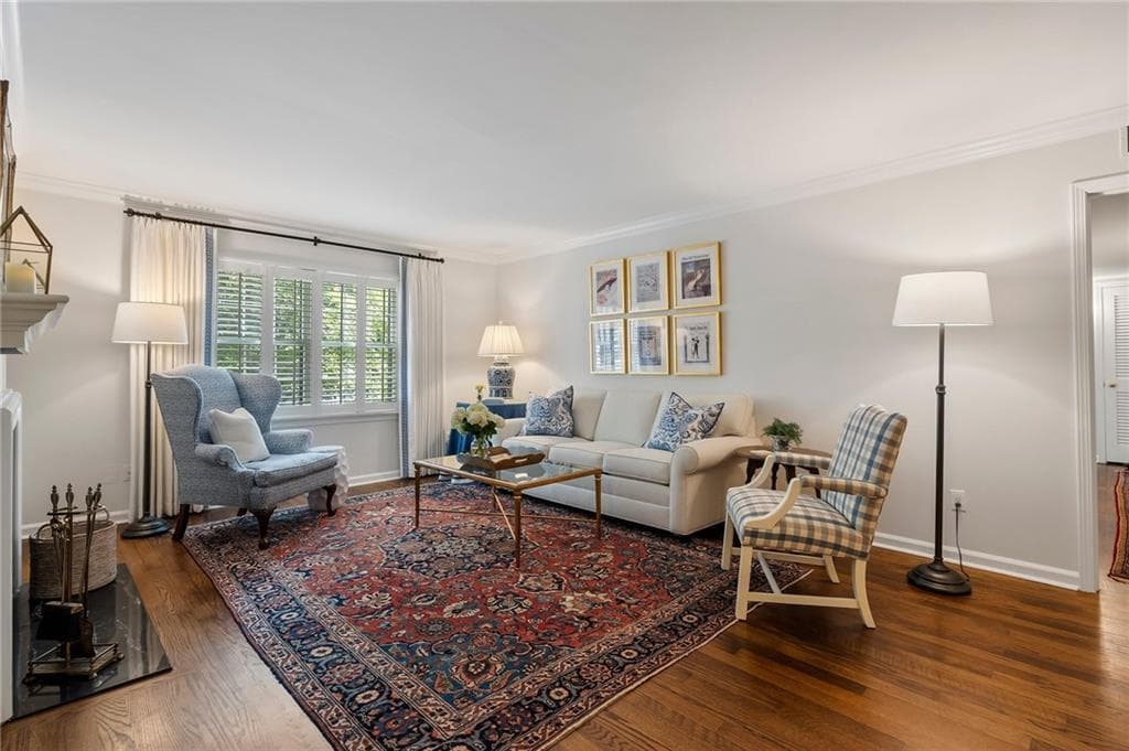 3 bedroom, 2 bathroom, 1,702 sq ft condominium sold at 21 Glenald Way, Atlanta, GA 30327