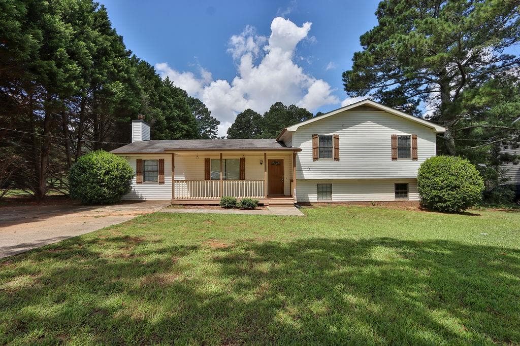 3 bedroom, 2 bathroom, 2,172 sq ft single family residence sold at 1520 Cedars Road, Lawrenceville, GA 30045