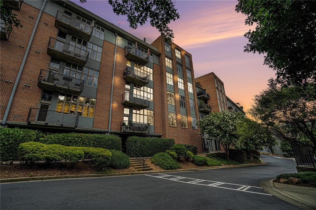 1 bedroom, 1 bathroom, 961 sq ft condominium sold at 640 Glen Iris Drive 412, Atlanta, GA 30308