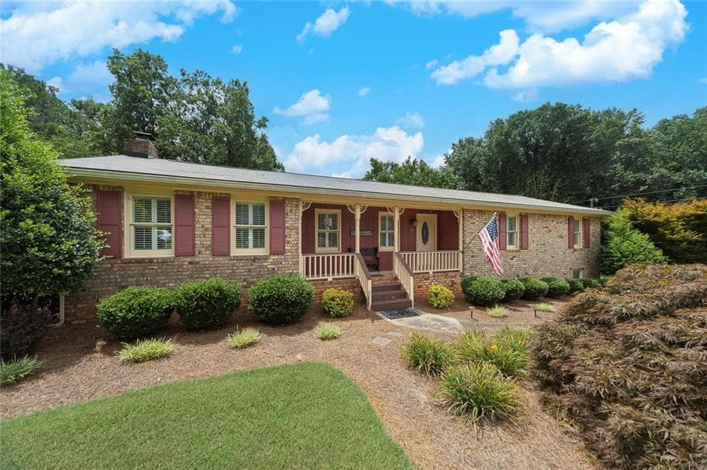 3 bedroom, 3 bathroom, 2,603 sq ft single family residence sold at 986 Sarah Francis Circle, Marietta, GA 30066