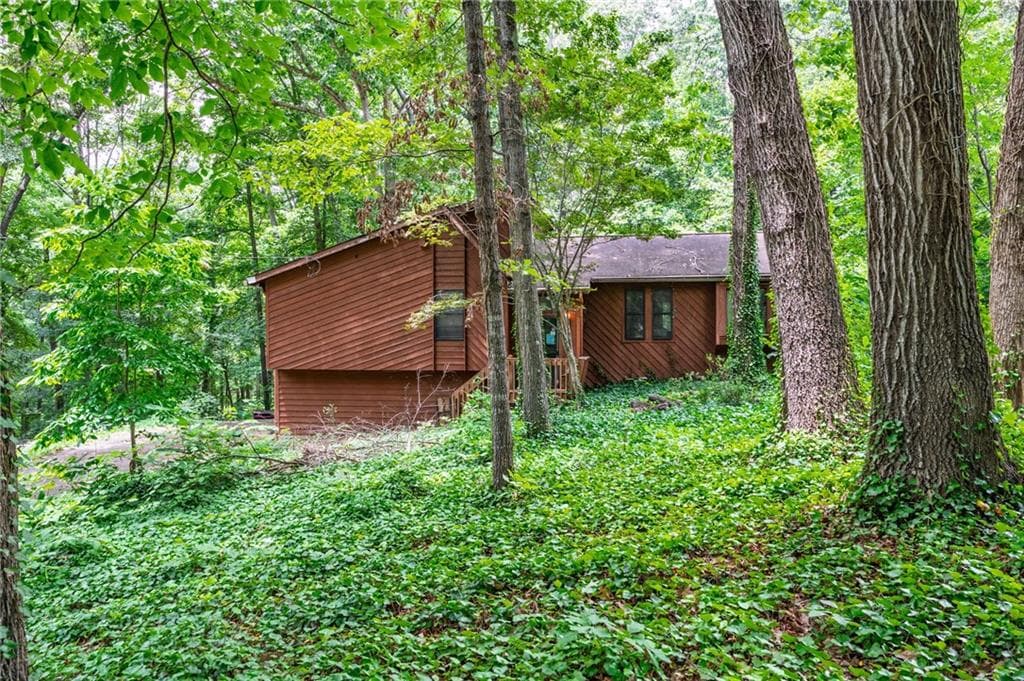 3 bedroom, 2 bathroom, 1,212 sq ft single family residence sold at 1031 LAKEWOOD Drive, Marietta, GA 30066