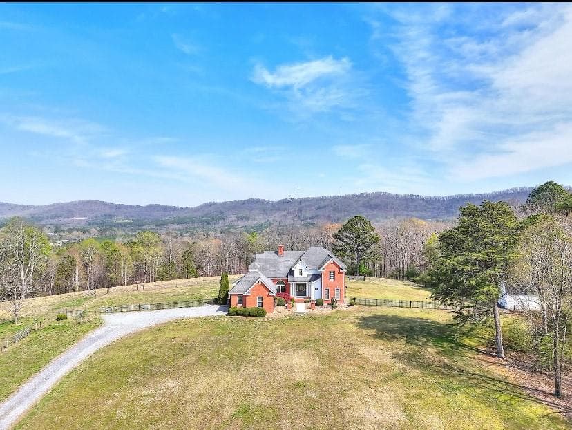 3 bedroom, 3 bathroom, 2,911 sq ft single family residence for sale at 139 Harris Lane, La Fayette, GA 30728 — photo 9