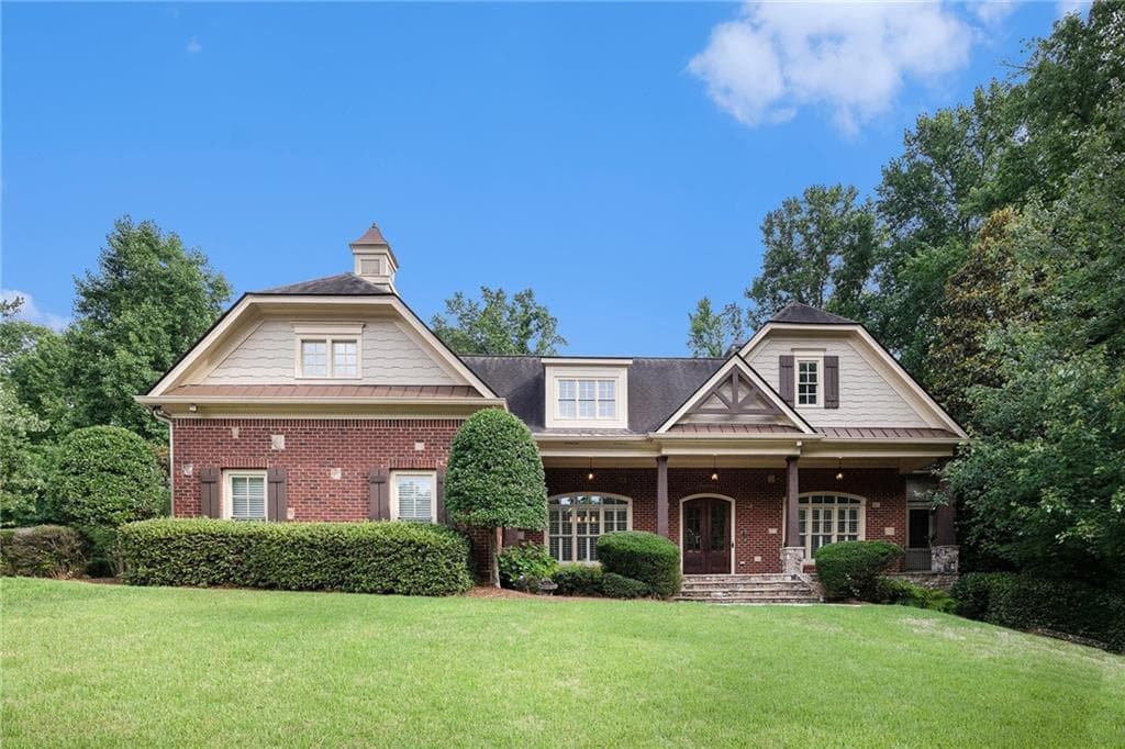 6 bedroom, 5 bathroom, 5,246 sq ft single family residence sold at 287 Scenic Falls Boulevard, Hoschton, GA 30548
