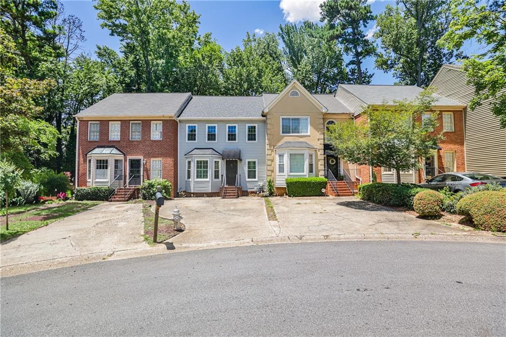 3 bedroom, 4 bathroom, 2,042 sq ft townhouse sold at 497 Salem Woods Drive, Marietta, GA 30067