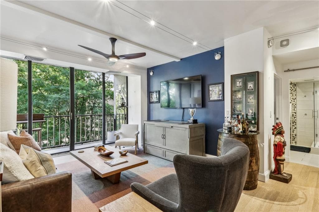 1 bedroom, 1 bathroom, 862 sq ft condominium sold at 145 15th Street 207, Atlanta, GA 30309