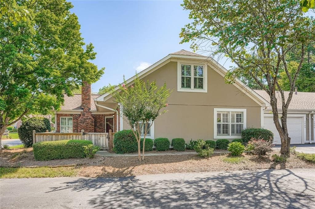 3 bedroom, 3 bathroom, 2,261 sq ft condominium sold at 1868 KOLB FARM Circle, Marietta, GA 30008