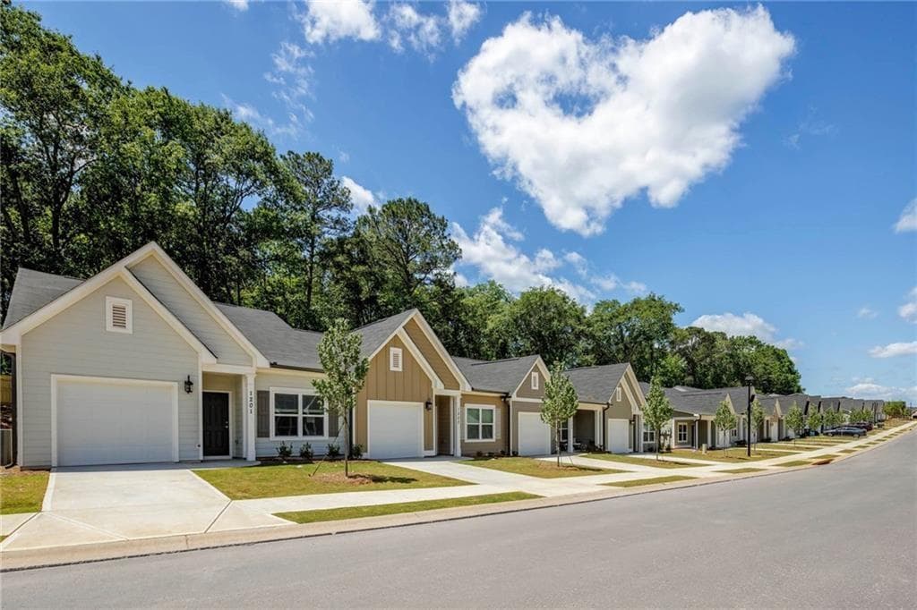 3 bedroom, 3 bathroom, 1,466 sq ft townhouse for rent at 3209 Highway 78 Nutmeg, Loganville, GA 30053 for $2,225 a month