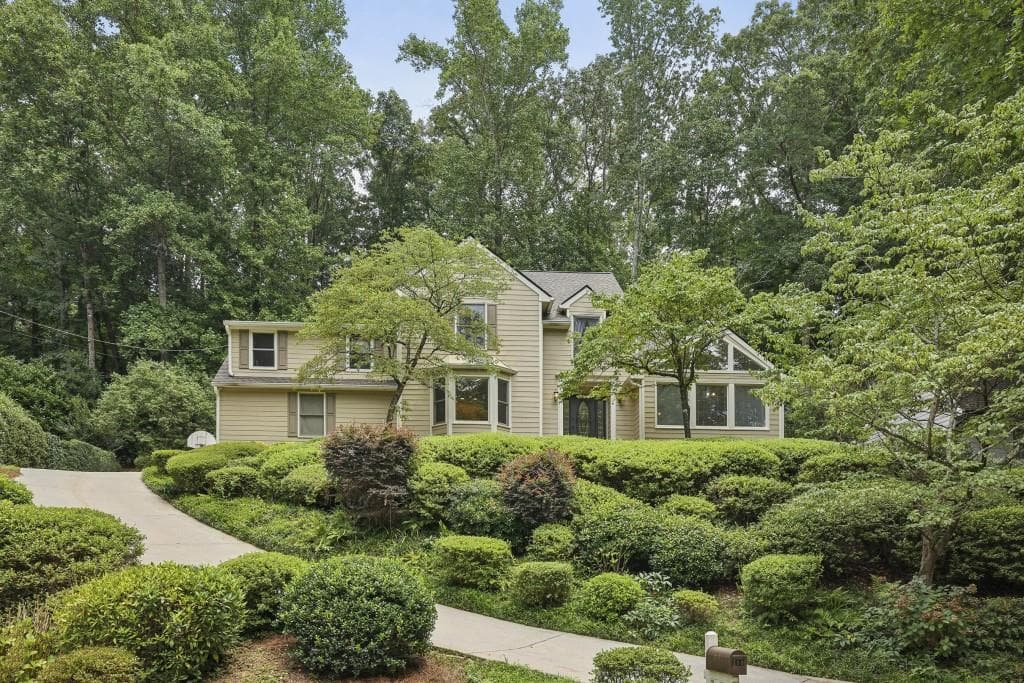 390 W Spalding Drive, Sandy Springs, GA 30328 — most recent listing photo