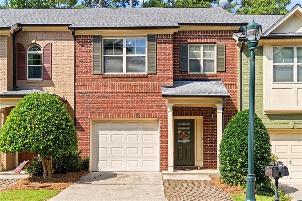 3 bedroom, 3 bathroom, 1,680 sq ft townhouse sold at 1729 Ridenour Parkway 1, Kennesaw, GA 30152