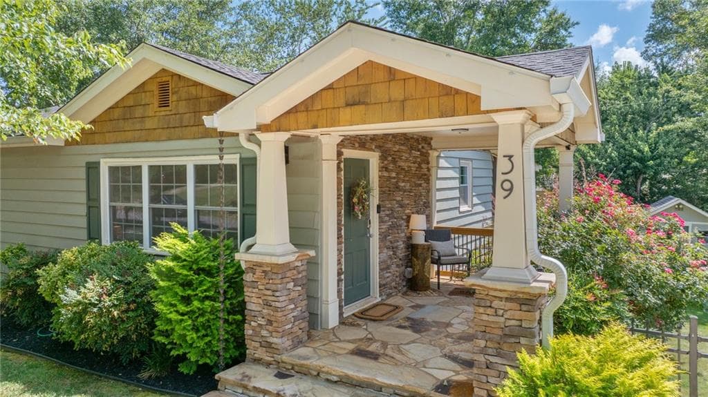 2 bedroom, 2 bathroom, 1,030 sq ft single family residence sold at 39 Lott Avenue, Marietta, GA 30067