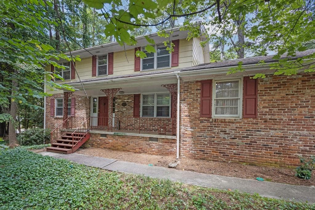 4 bedroom, 3 bathroom, 2,406 sq ft single family residence sold at 2452 King Arthur Circle, Atlanta, GA 30345
