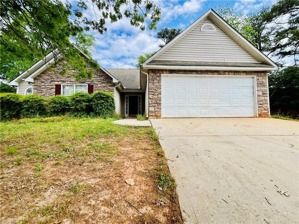 4 bedroom, 2 bathroom, 1,815 sq ft single family residence sold at 1528 Buckingham Place, Stockbridge, GA 30281