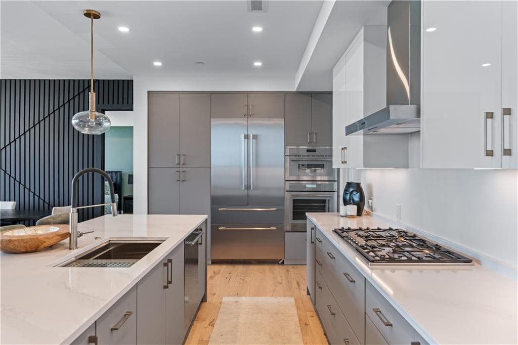 2425 Peachtree Road 1211, Atlanta, GA 30305 — most recent listing photo
