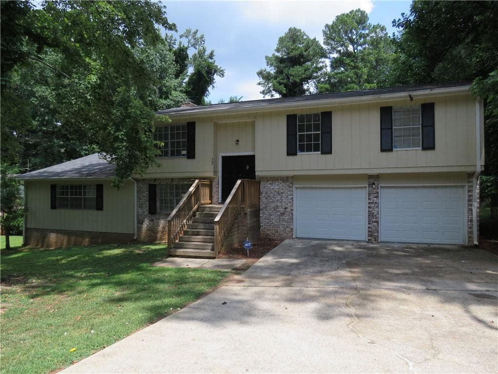 467 PINEBURR Lane, Stone Mountain, GA 30087 — most recent listing photo