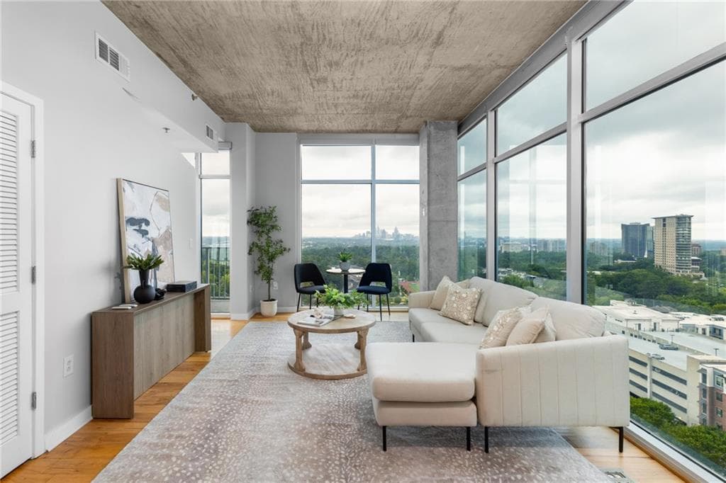 1 bedroom, 1 bathroom, 726 sq ft condominium sold at 250 Pharr Road 1517, Atlanta, GA 30305