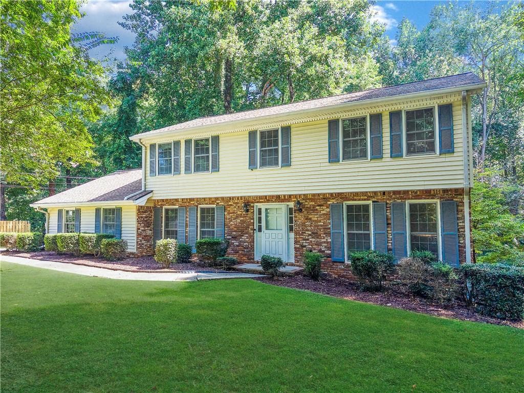 4 bedroom, 3 bathroom, 2,451 sq ft single family residence sold at 1130 Orchard Way, Roswell, GA 30075