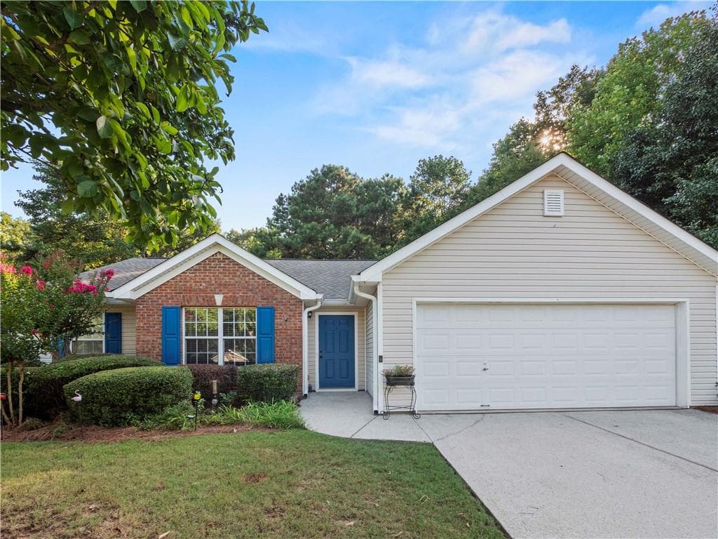 6302 Huntcliff Drive, Flowery Branch, GA 30542 — most recent listing photo