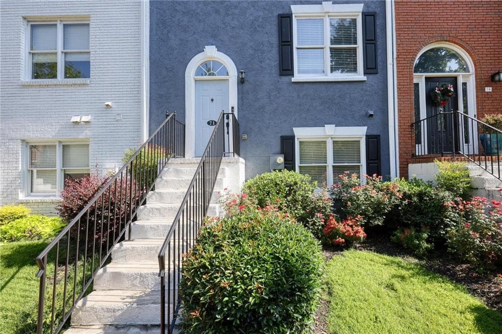 3 bedroom, 4 bathroom, 2,130 sq ft townhouse sold at 260 Manning Road 71, Marietta, GA 30064