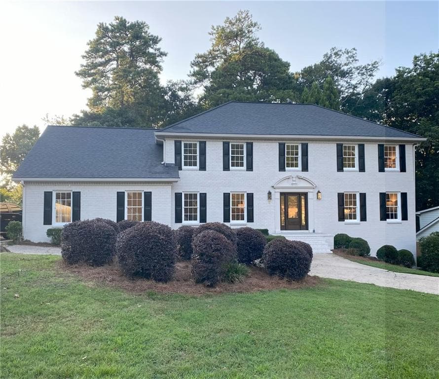 5 bedroom, 4 bathroom, 4,002 sq ft single family residence sold at 150 Marsh Glen Point, Atlanta, GA 30328