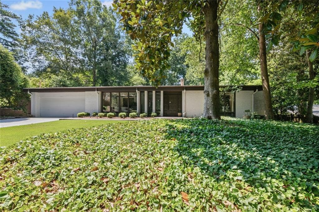 2 bedroom, 3 bathroom, 2,283 sq ft single family residence sold at 496 Kingswood Lane, Atlanta, GA 30305