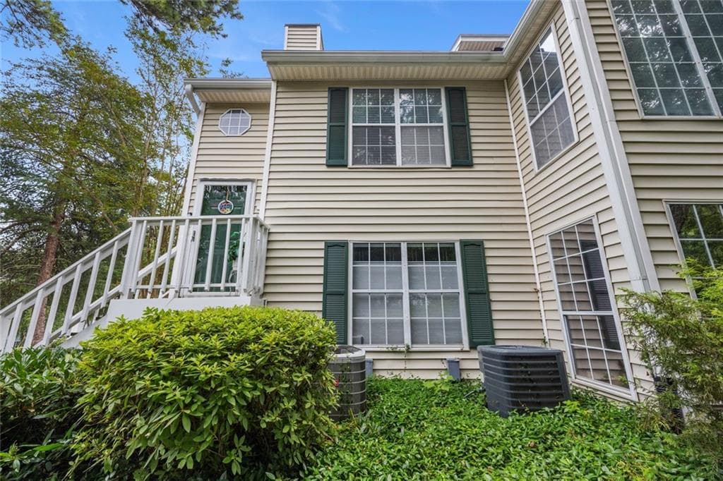 2 bedroom, 2 bathroom, 1,336 sq ft condominium sold at 1618 Glenleaf Drive Drive, Norcross, GA 30092