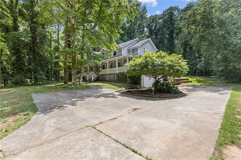 5 bedroom, 4 bathroom, 2,640 sq ft single family residence for sale at 742 Mountain View Drive, Stone Mountain, GA 30083 — photo 4