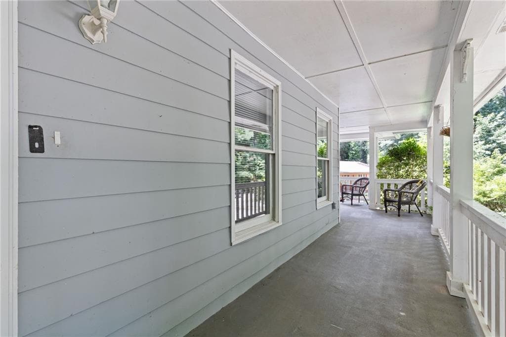 5 bedroom, 4 bathroom, 2,640 sq ft single family residence for sale at 742 Mountain View Drive, Stone Mountain, GA 30083 — photo 8