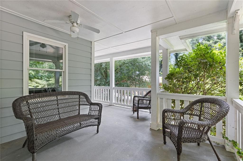 5 bedroom, 4 bathroom, 2,640 sq ft single family residence for sale at 742 Mountain View Drive, Stone Mountain, GA 30083 — photo 9