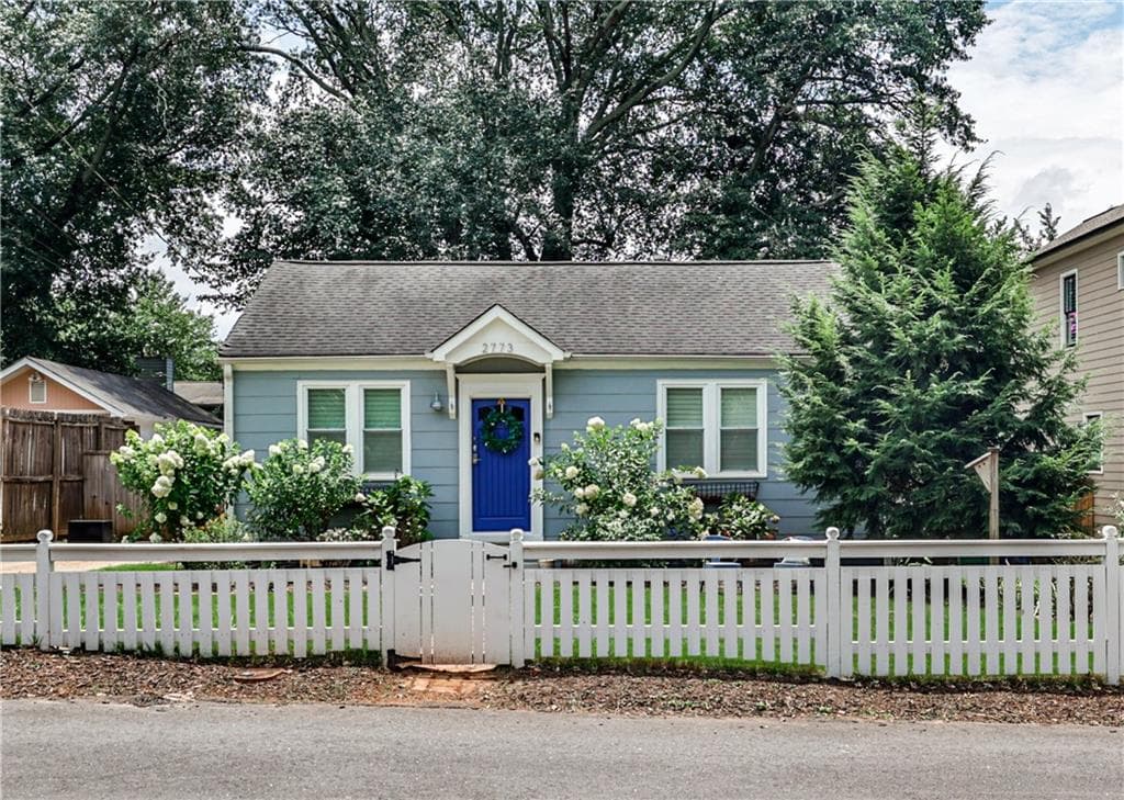 2 bedroom, 2 bathroom, 1,024 sq ft single family residence sold at 2773 Craigie Avenue, Decatur, GA 30030
