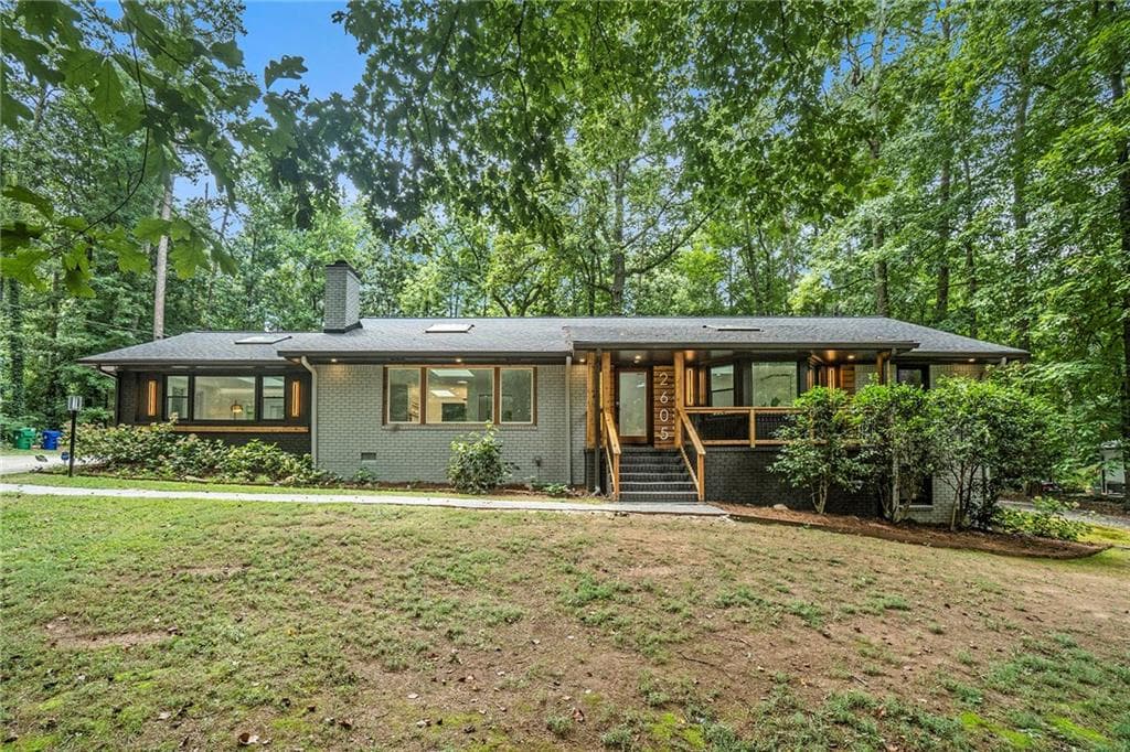 2605 Mckinnon Drive, Decatur, GA 30030 — most recent listing photo