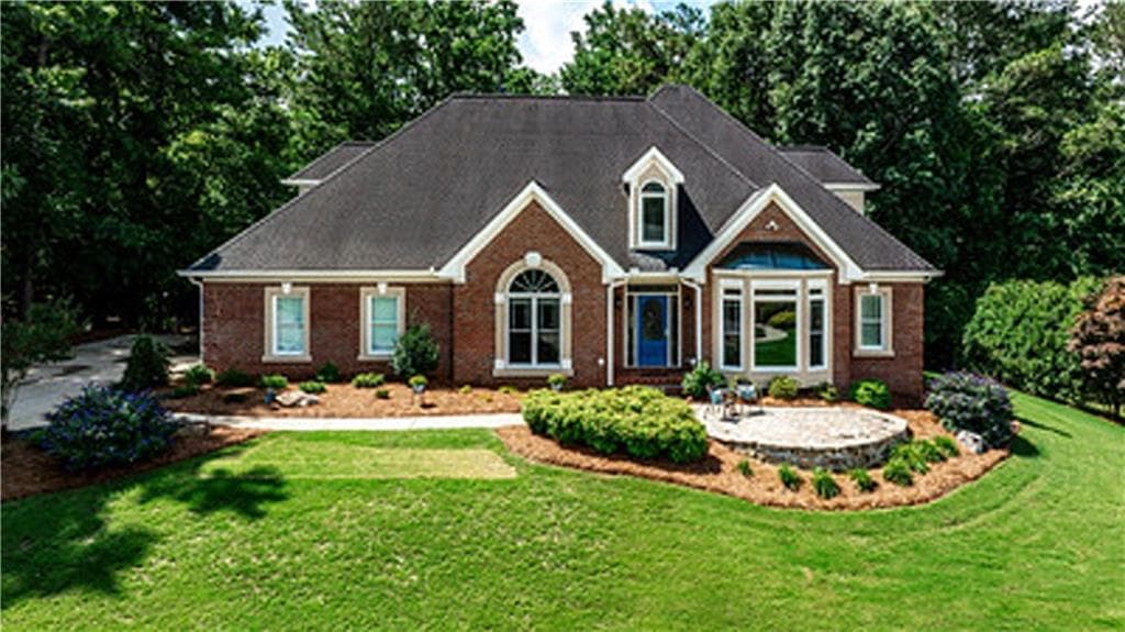 215 Settindown Court, Roswell, GA 30075 — most recent listing photo