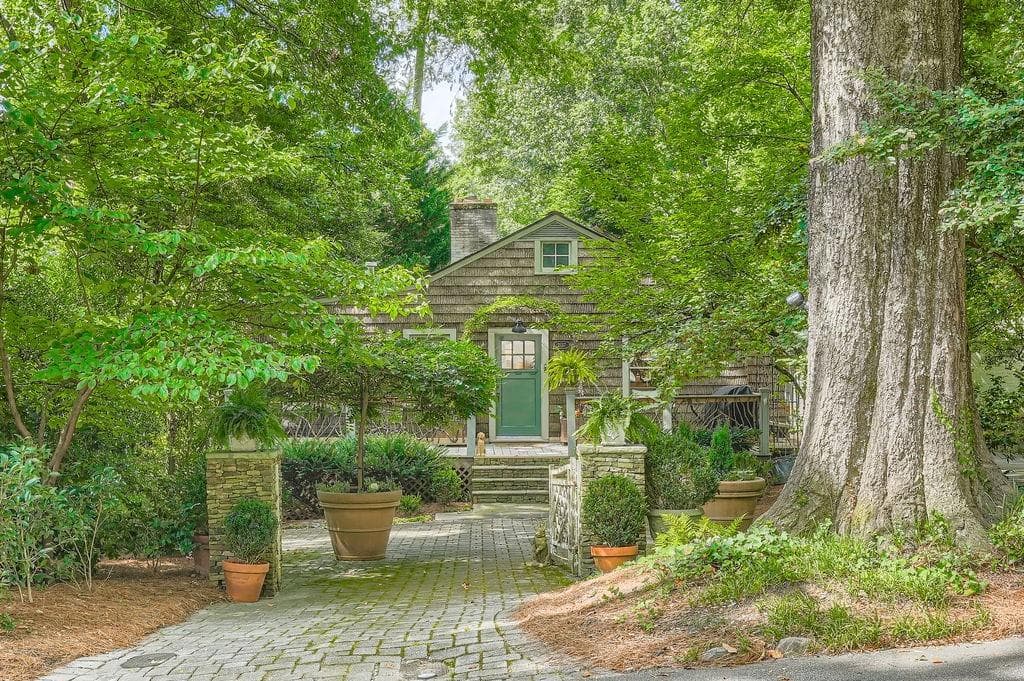 3 bedroom, 2 bathroom, 1,272 sq ft single family residence sold at 2137 Virginia Place, Atlanta, GA 30305