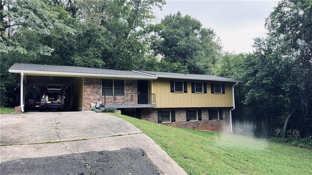 3 bedroom, 2 bathroom, 1,364 sq ft single family residence sold at 1827 Harbin Road, Atlanta, GA 30311