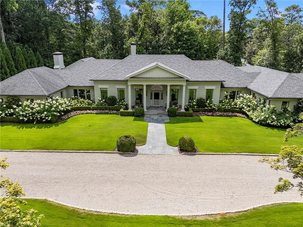 6 bedroom, 10 bathroom, 9,783 sq ft single family residence sold at 3612 Castlegate Drive, Atlanta, GA 30327