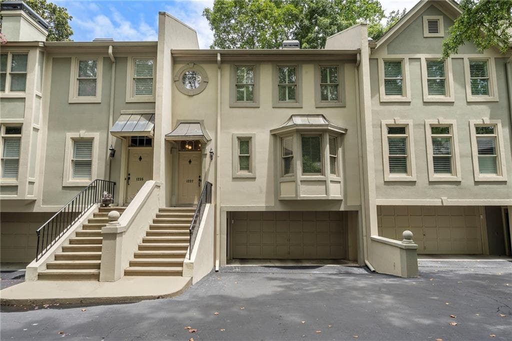 2 bedroom, 3 bathroom, 1,590 sq ft townhouse sold at 1237 Brookhaven Park Place, Brookhaven, GA 30319