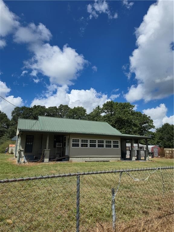 3 bedroom, 1 bathroom, 1,056 sq ft single family residence under contract at 3880 Hiram Lithia Springs Road, Powder Springs, GA 30127 — photo 10