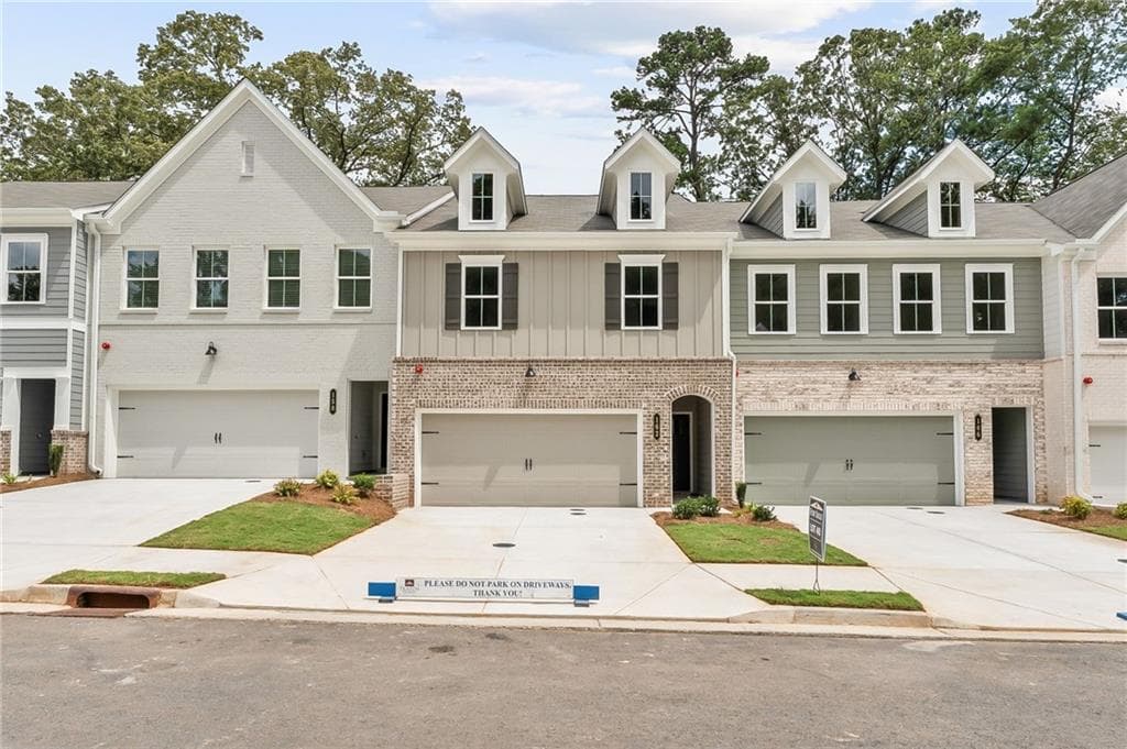 3 bedroom, 3 bathroom, 1,805 sq ft townhouse sold at 162 Bluffington Way, Marietta, GA 30066