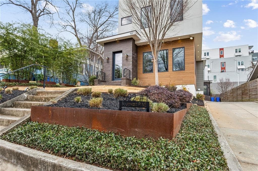 3 bedroom, 5 bathroom, 2,907 sq ft townhouse sold at 522 Boulevard Place 1, Atlanta, GA 30308