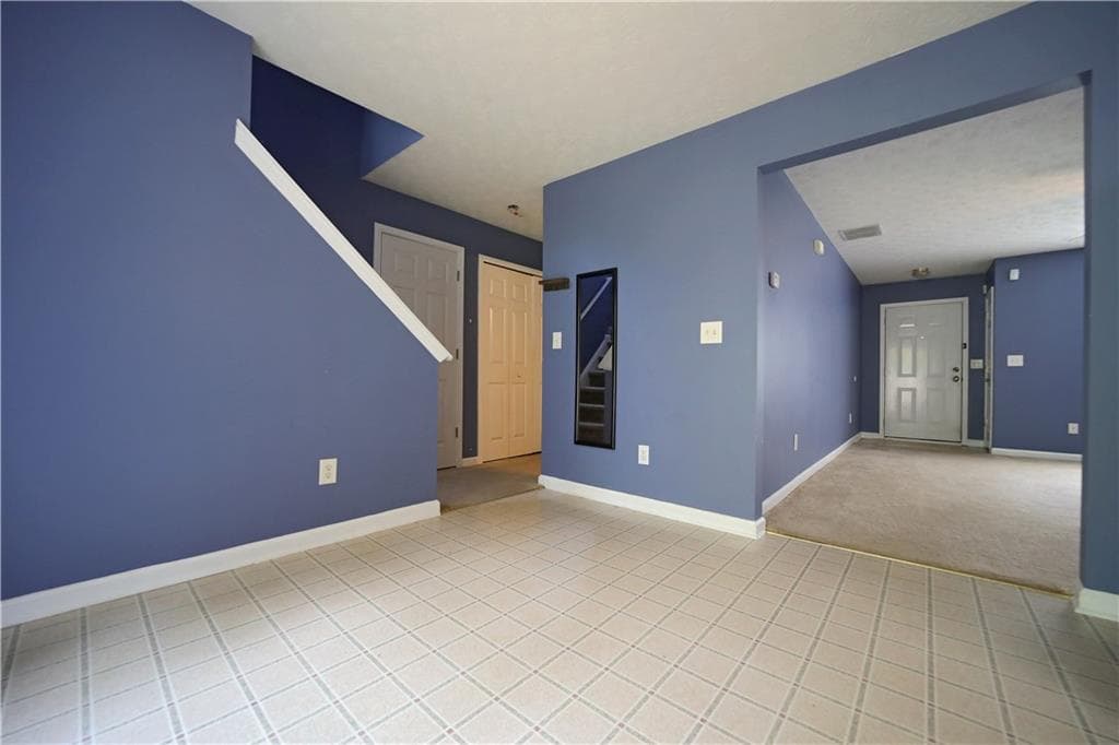 3 bedroom, 3 bathroom, 1,677 sq ft single family residence under contract at 6874 Mahonia Place, Lithonia, GA 30038 — photo 8