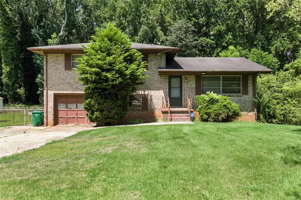 3 bedroom, 2 bathroom, 1,550 sq ft single family residence sold at 3991 Lindsey Drive, Decatur, GA 30035