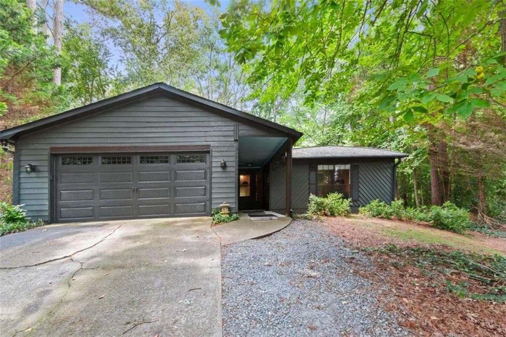 4 bedroom, 2 bathroom, 1,676 sq ft single family residence sold at 4486 Bay Court, Marietta, GA 30066