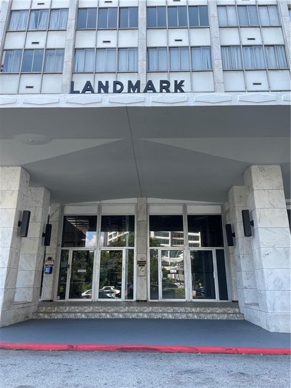 1 bedroom, 1 bathroom, 850 sq ft condominium sold at 215 Piedmont Avenue 202, Atlanta, GA 30308