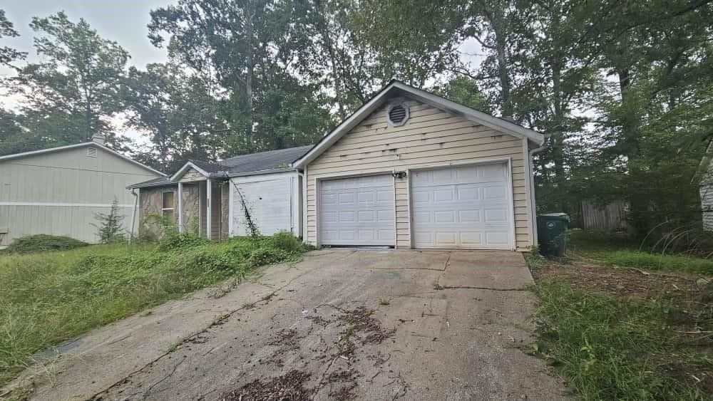 1,433 sq ft single family residence sold at 854 Greenhedge Drive, Stone Mountain, GA 30088