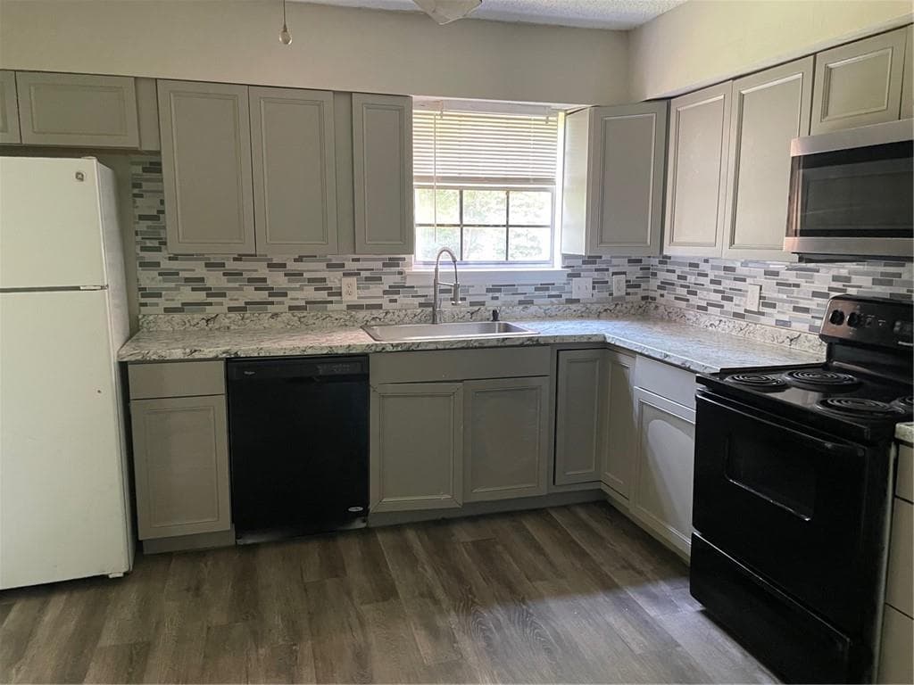 3 bedroom, 4 bathroom, 1,702 sq ft townhouse for sale at 6354 Shannon Parkway 12F, Union City, GA 30291 — photo 5
