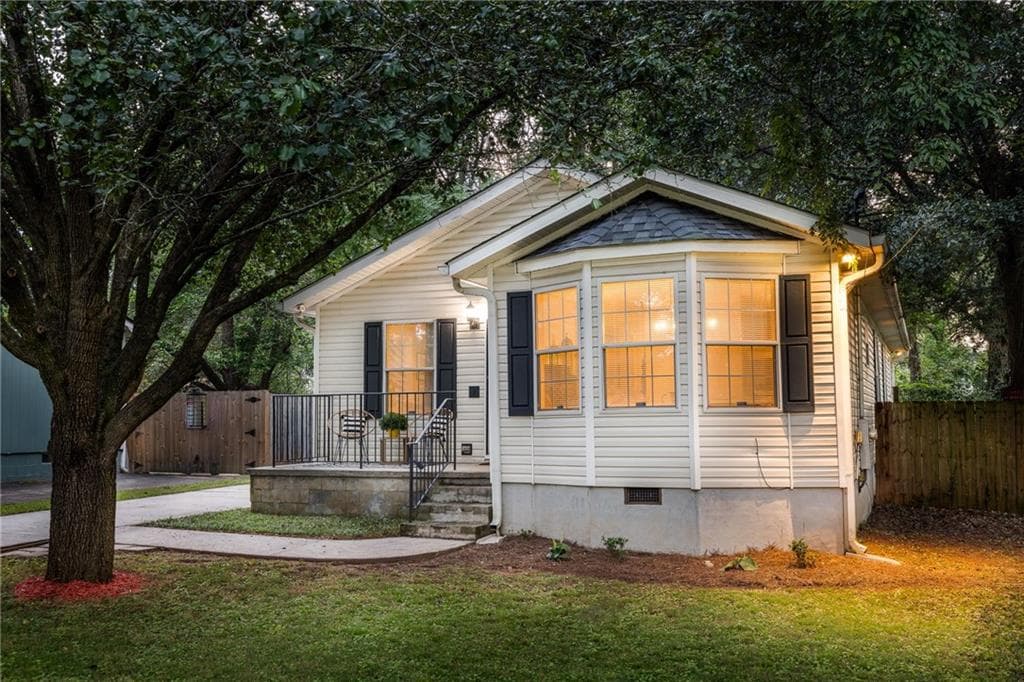 3 bedroom, 2 bathroom, 1,466 sq ft single family residence sold at 901 Winfield Avenue, Atlanta, GA 30316