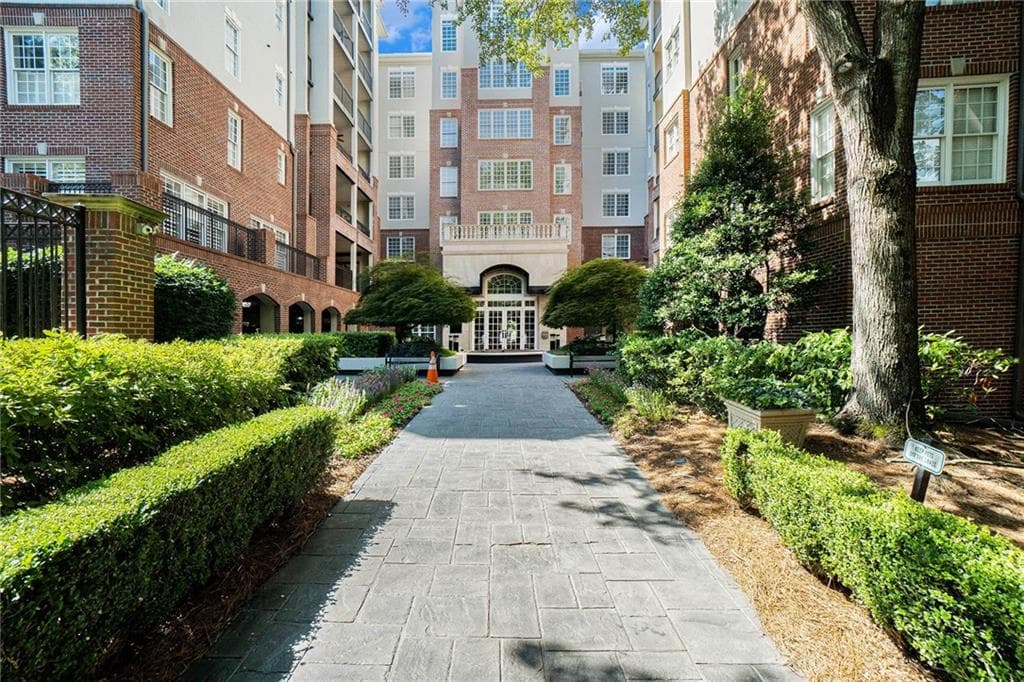 2 bedroom, 2 bathroom, 1,350 sq ft condominium sold at 50 Biscayne Drive 1109, Atlanta, GA 30309