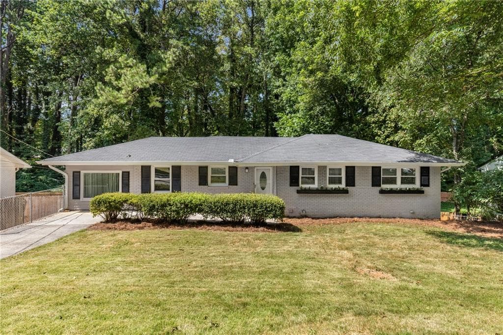 4 bedroom, 3 bathroom, 2,302 sq ft single family residence sold at 3426 Creatwood Trail, Smyrna, GA 30080